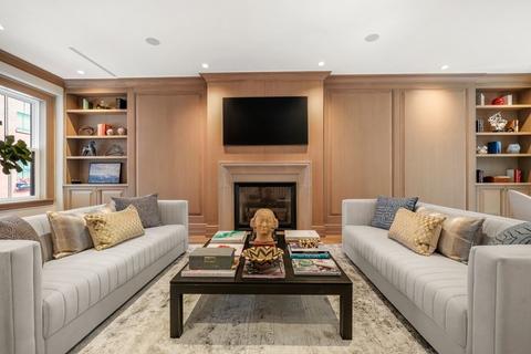 19 Bradford St, Boston, MA 02118