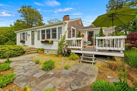 5 Six Penny Ln, Harwich, MA 02645