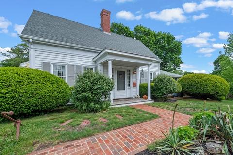 191 Hale St, Beverly, MA 01915