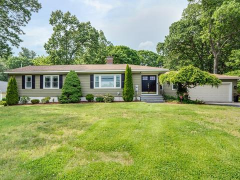 41 Pine Hill Rd, Chelmsford, MA 01824