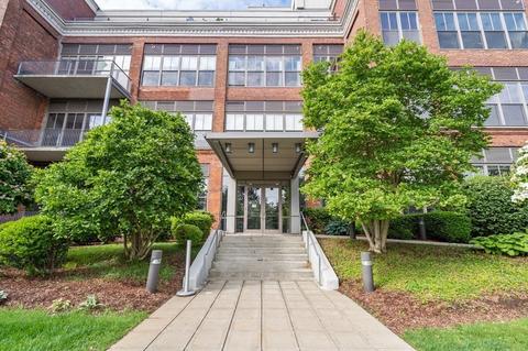 156 Porter St #122, Boston, MA 02128