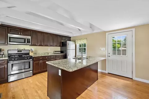 281 Washington St, Taunton, MA 02780