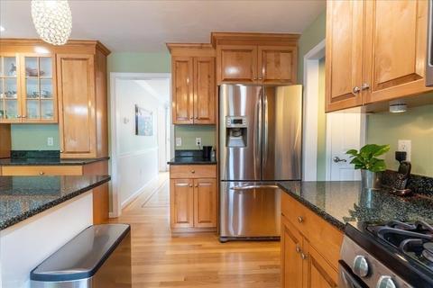 43 Plain St, Dedham, MA 02026 photo 13