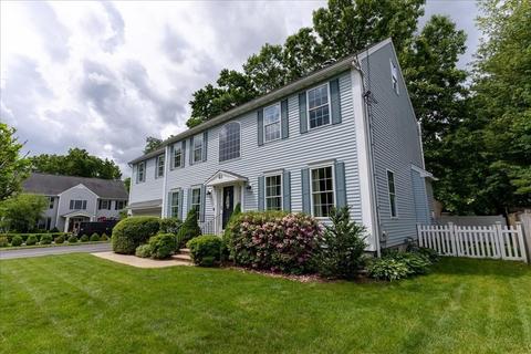 43 Plain St, Dedham, MA 02026 photo 2