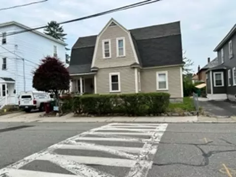 92 Boisvert St, Lowell, MA 01850