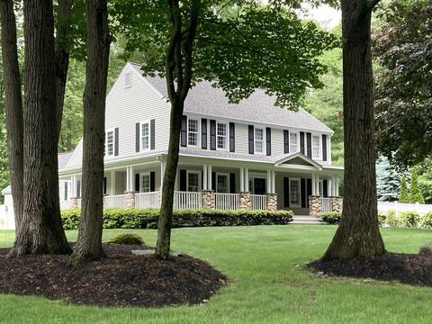 29 Briarcliff Dr, Hopkinton, MA 01748