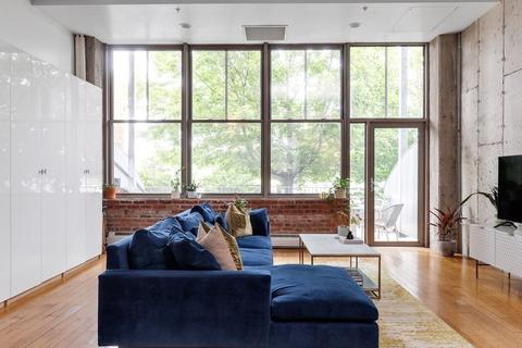 156 Porter St #113, Boston, MA 02128