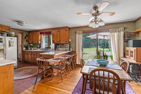80 Clark St, Easthampton, MA 01027 photo 2