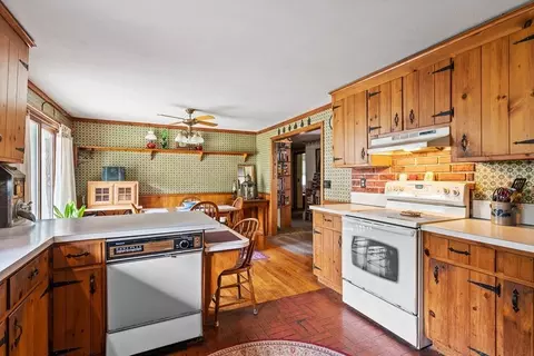 80 Clark St, Easthampton, MA 01027 photo 6