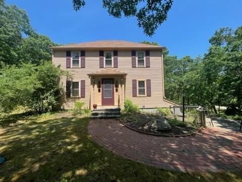 3 Derek Dr, Plymouth, MA 02360