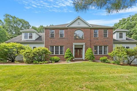 5 Mountainview Dr, Framingham, MA 01701 photo 2