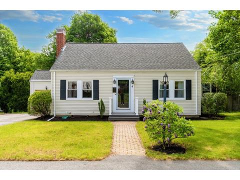 4 Myopia Rd, Stoneham, MA 02180