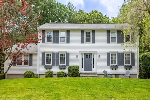 6 Autumn Ln, Chelmsford, MA 01824