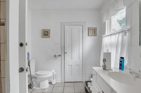 412 Saint James Ave, Springfield, MA 01109 photo 18