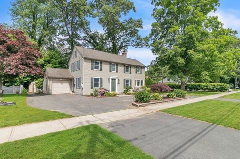 460 Laurel St, Longmeadow, MA 01106