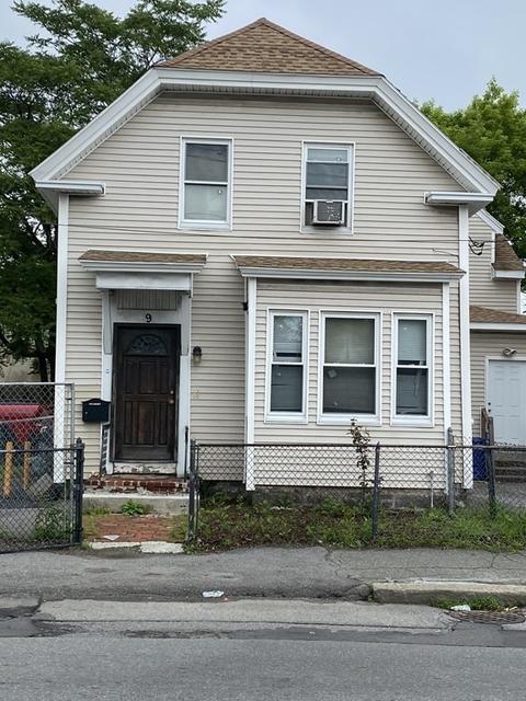 9 Spruce St, Lawrence, MA 01841