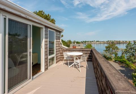 11 Maolis Rd, Nahant, MA 01908