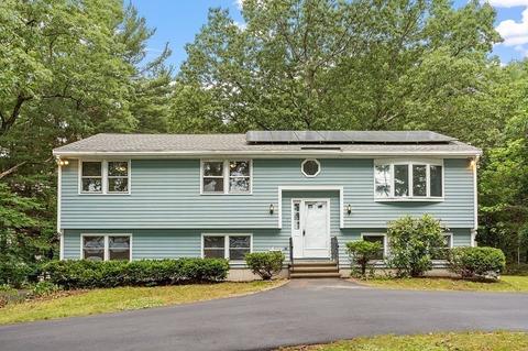 9 Hazen St, Chelmsford, MA 01824