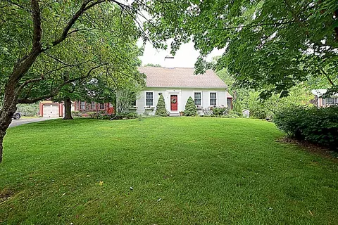 8 Water St, Easton, MA 02375