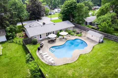 41 Lohnes Rd, Framingham, MA 01701
