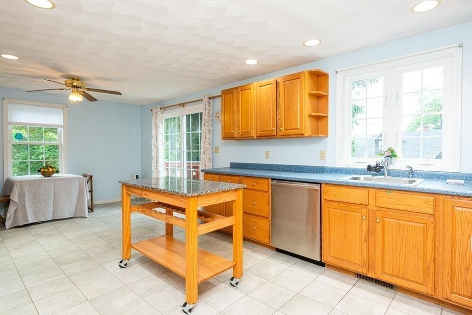  1 Rock Pond Ave, Georgetown, MA 01833 photo 9