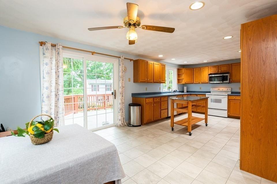  1 Rock Pond Ave, Georgetown, MA 01833 photo 7