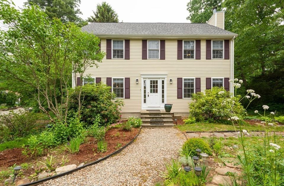  1 Rock Pond Ave, Georgetown, MA 01833 photo 1