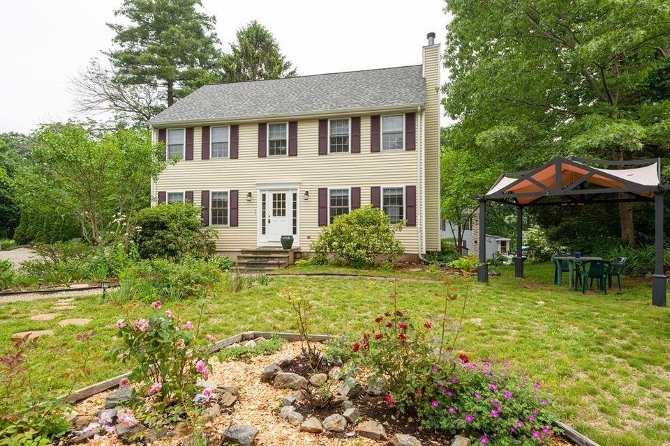  1 Rock Pond Ave, Georgetown, MA 01833 photo 2