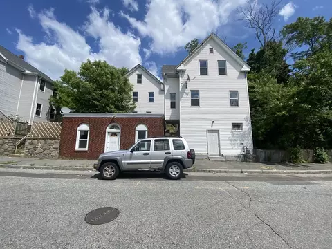 52 525 Wall St, Worcester, MA 01604