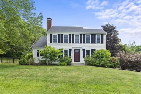 117 Warren Ave, Plymouth, MA 02360