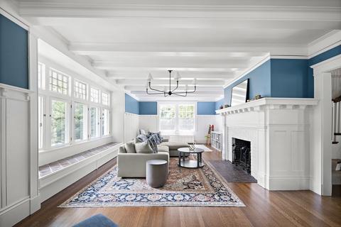 64 Williston Rd, Brookline, MA 02445