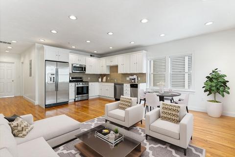 202 K St #5, Boston, MA 02127