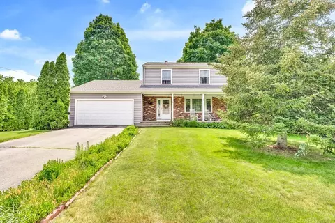 9 Jayne St, Attleboro, MA 02703