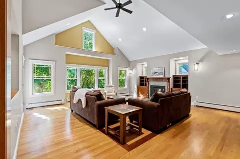 17 Boyles St, Beverly, MA 01915 photo 14