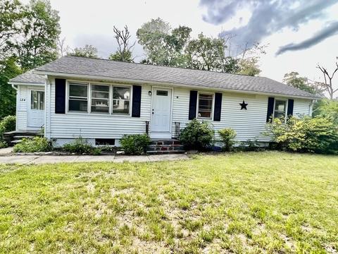 134 River St, Palmer, MA 01069