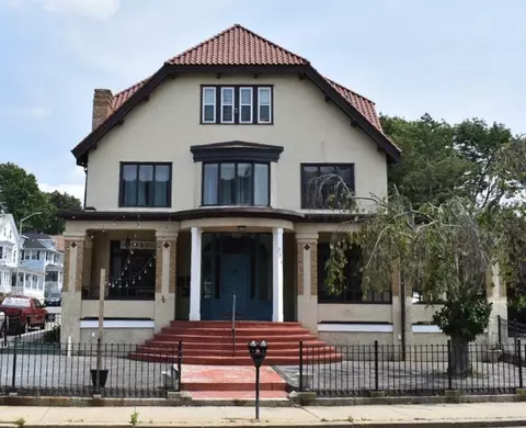 321 N Main, Fall River, MA 02720