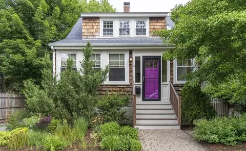 8 Chetwynd Rd, Cambridge, MA 02140