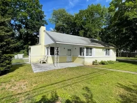5 Noyes St, Norton, MA 02766
