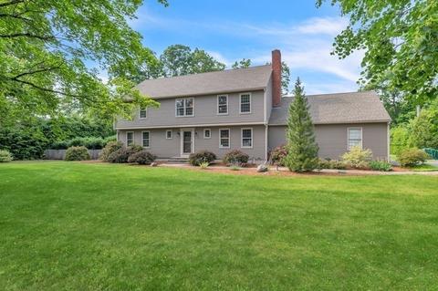 23 Bittersweet Ln, Wilbraham, MA 01095