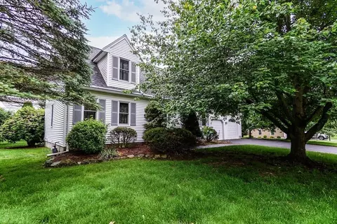 18 Temple St, Medway, MA 02053