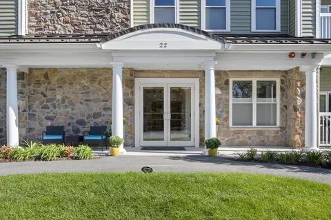 22 Farmstead Ln #307, Sudbury, MA 01776