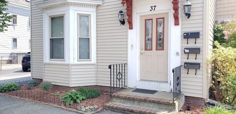 37 Stone St #3, Beverly, MA 01915