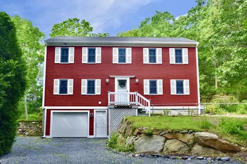 29 Tecumseh Rd, Bourne, MA 02562