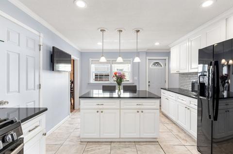 44 King St, Westfield, MA 01085 photo 5
