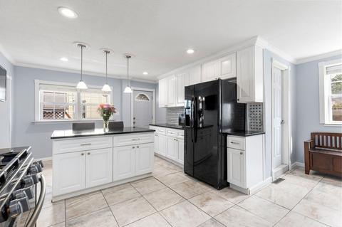 44 King St, Westfield, MA 01085 photo 6