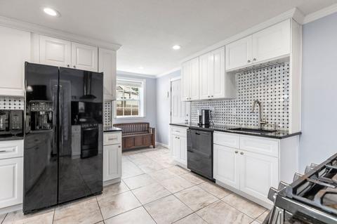 44 King St, Westfield, MA 01085 photo 7