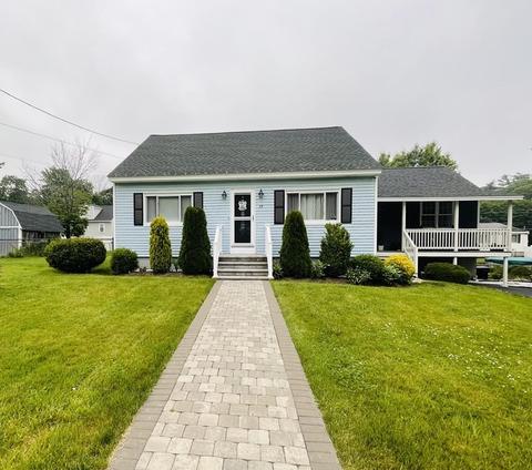 33 Long Pond Dr, Dracut, MA 01826