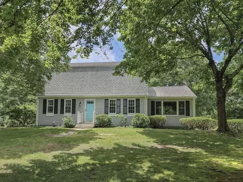 1 Stockade Path, Duxbury, MA 02332
