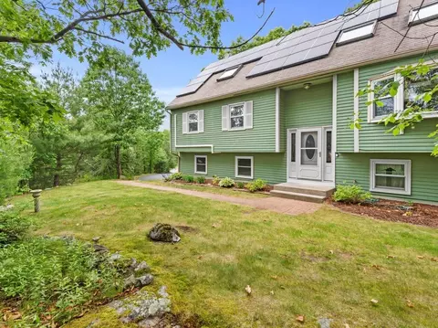 49 Beach St, Foxboro, MA 02035