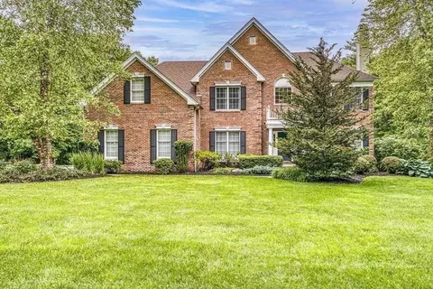 21 Greenwood Rd, Hopkinton, MA 01748